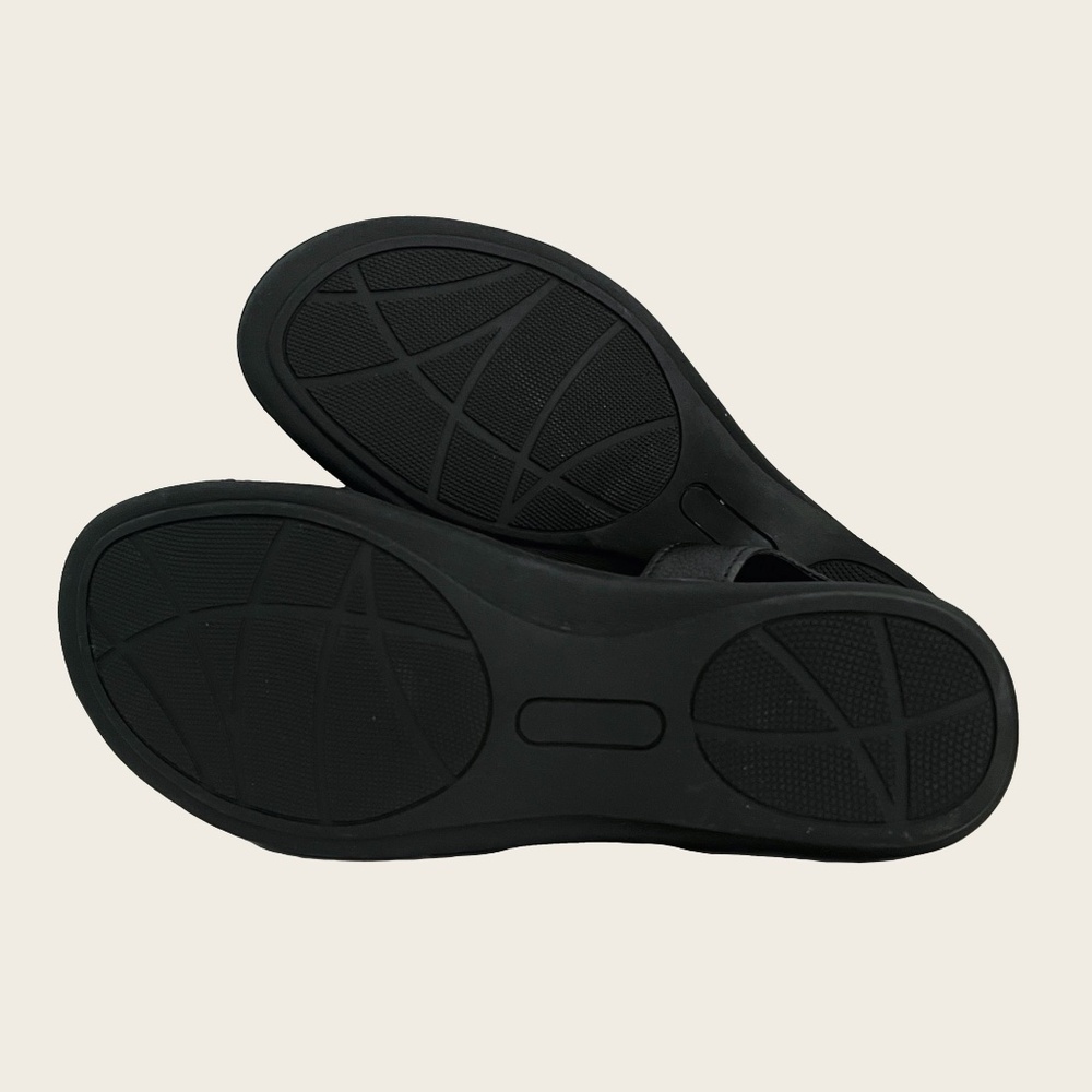 BareTraps Black Brixton Closed Toe Slingback Sandals - Picture 3 of 3